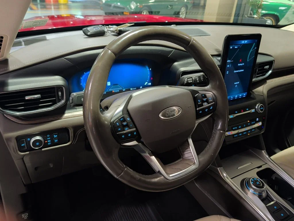 Used 2020 Red Ford Platinum image 4