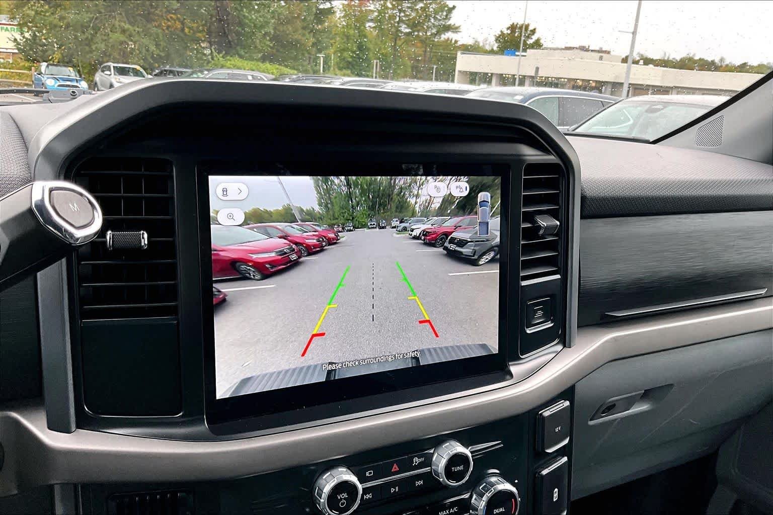 Used 2025 Atlas Blue Metallic Ford XLT image 25