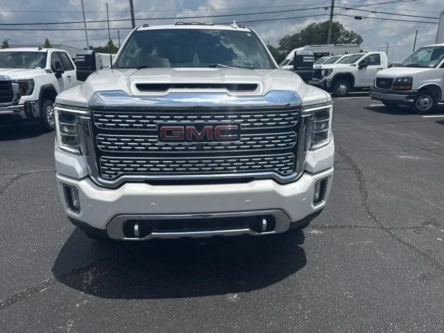 Used 2022 White GMC Denali image 3