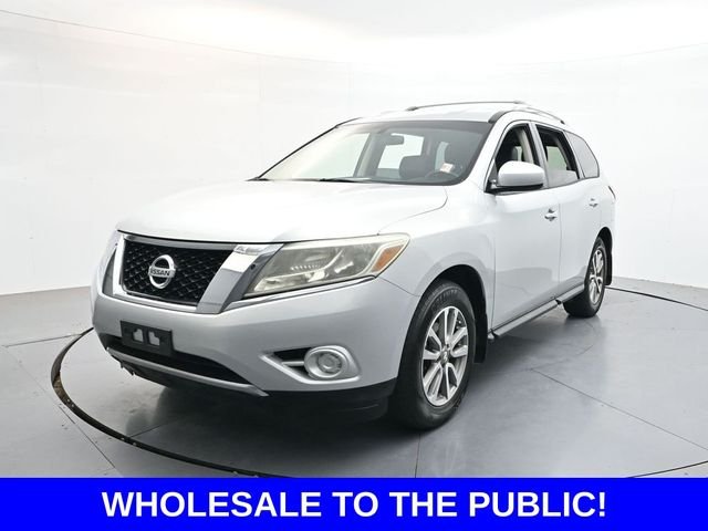 Used 2014 Silver Nissan SV image 3