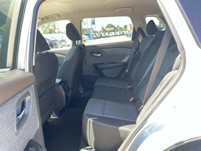 Used 2022 Silver Nissan SV image 8