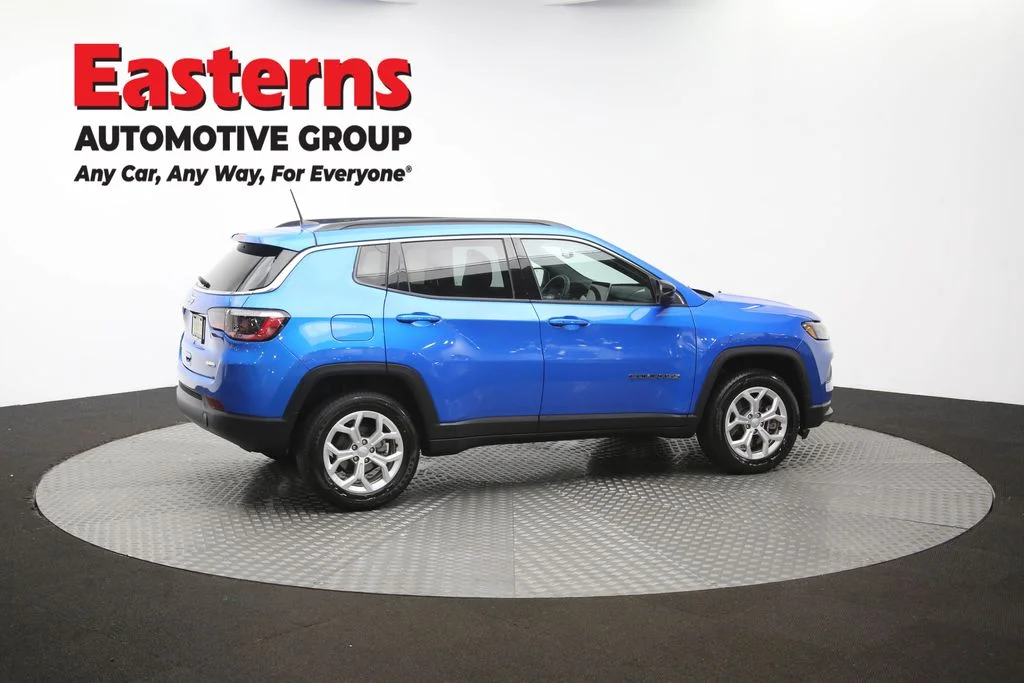 Used 2024 Blue Jeep Latitude image 41
