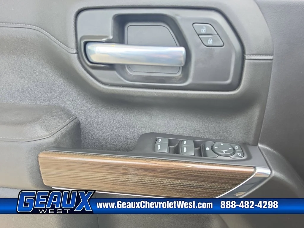 Used 2022 Black Chevrolet LT Trail Boss image 17