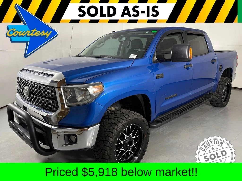 Used 2018 Blue Toyota SR5 image 4