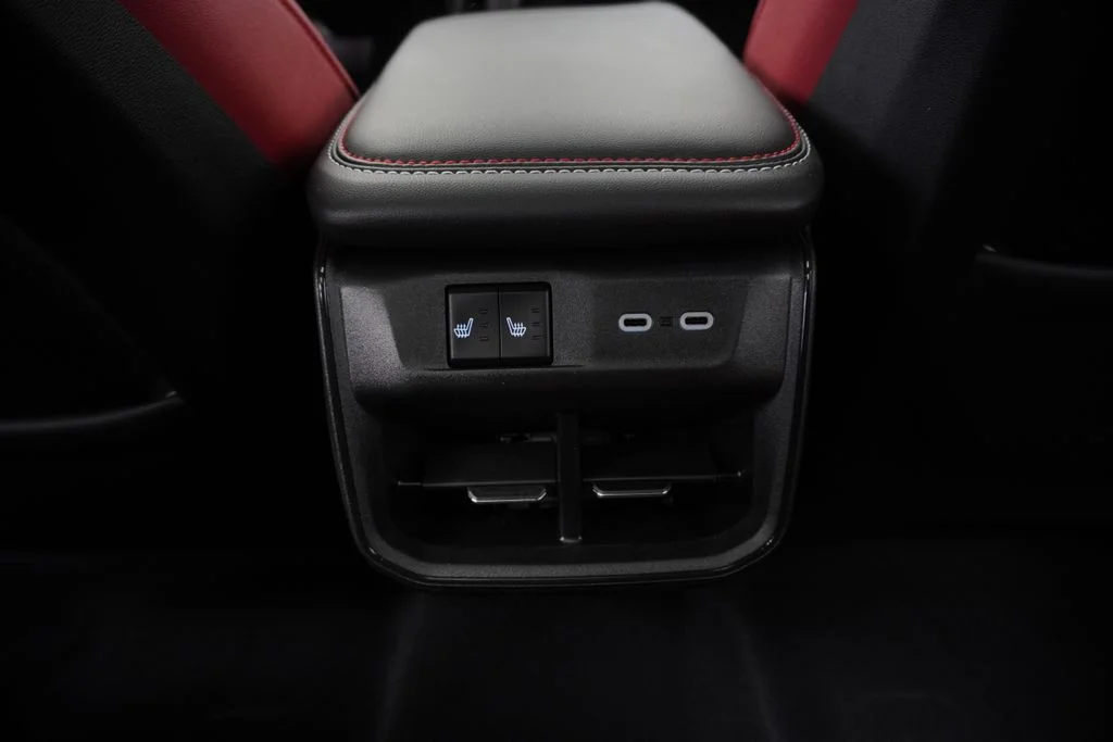 New 2026 Diamond Black Crystal Pearlcoat Dodge Scat Pack Plus image 23