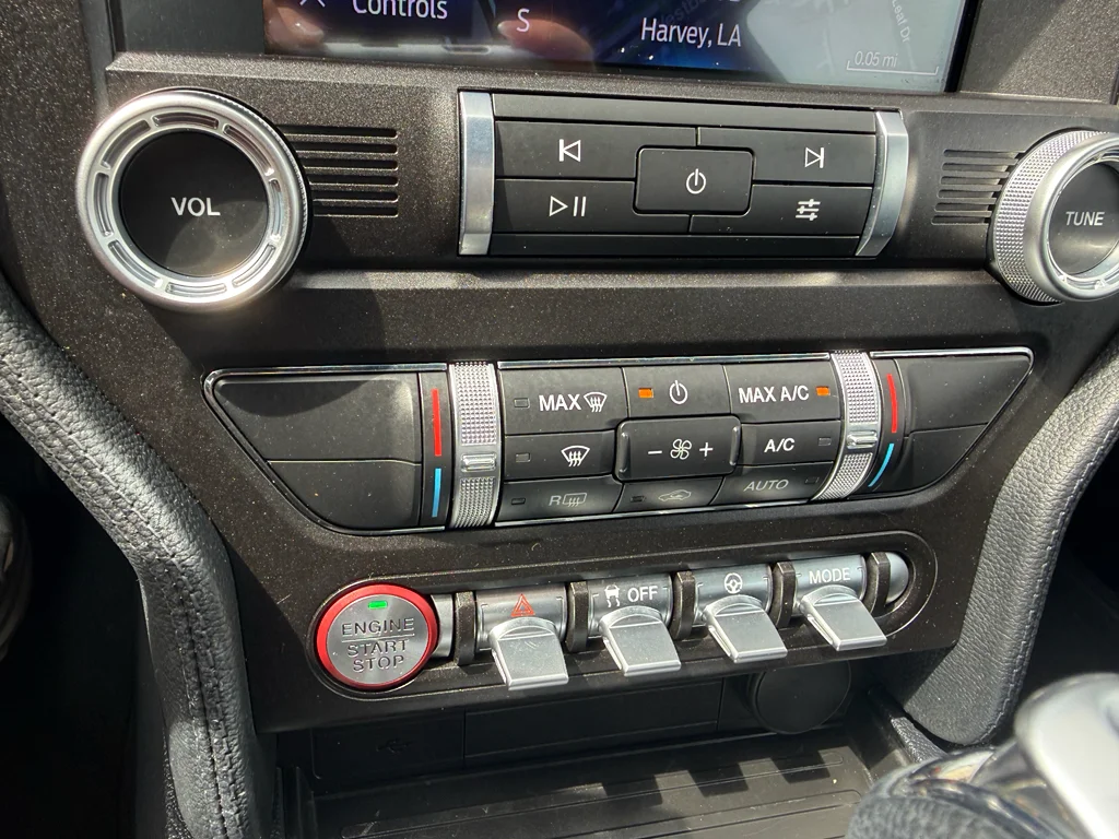 2021 Ford Mustang EcoBoost - Photo 15