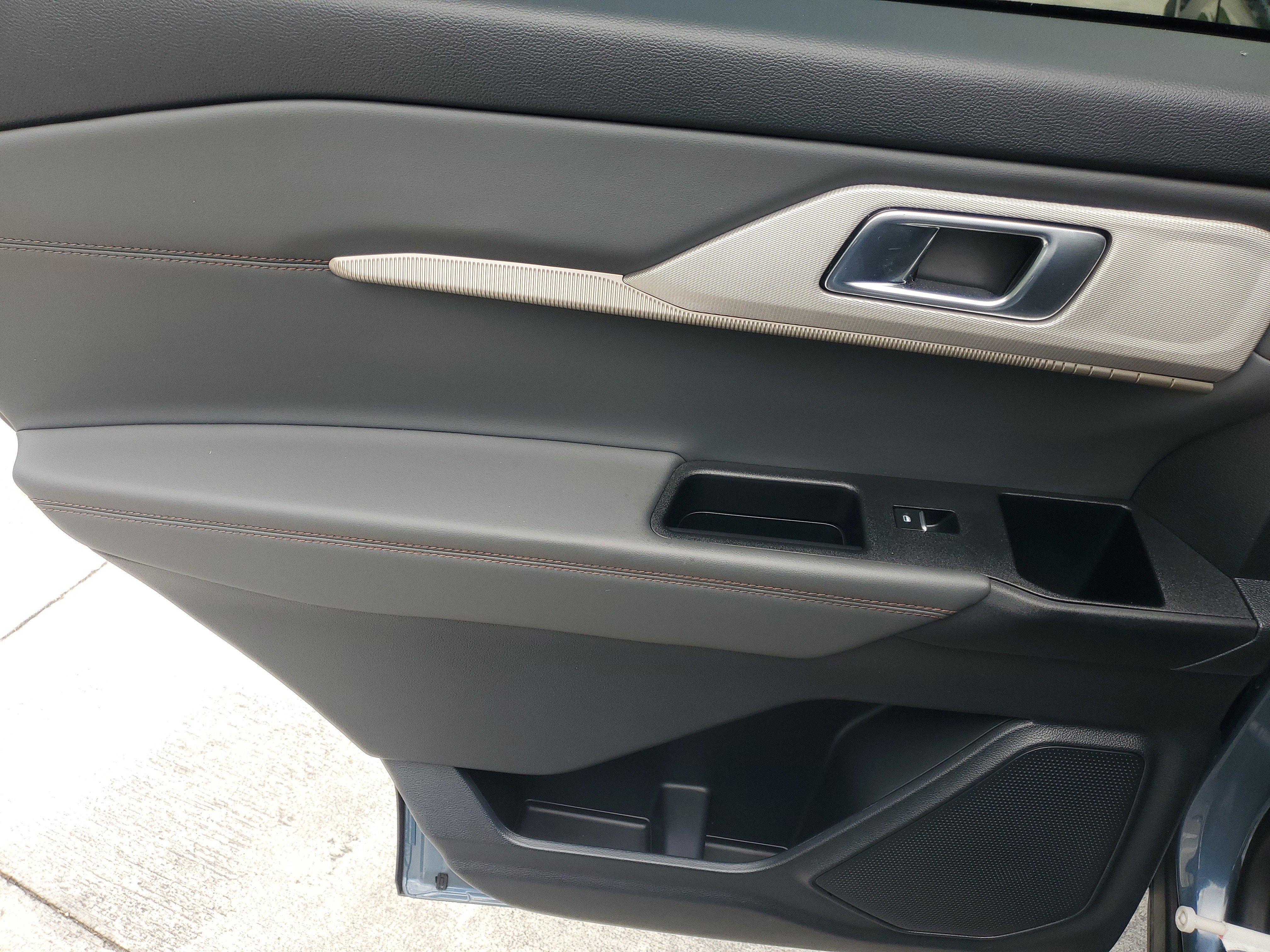 Used 2025 Vapor Blue Ford Active image 16