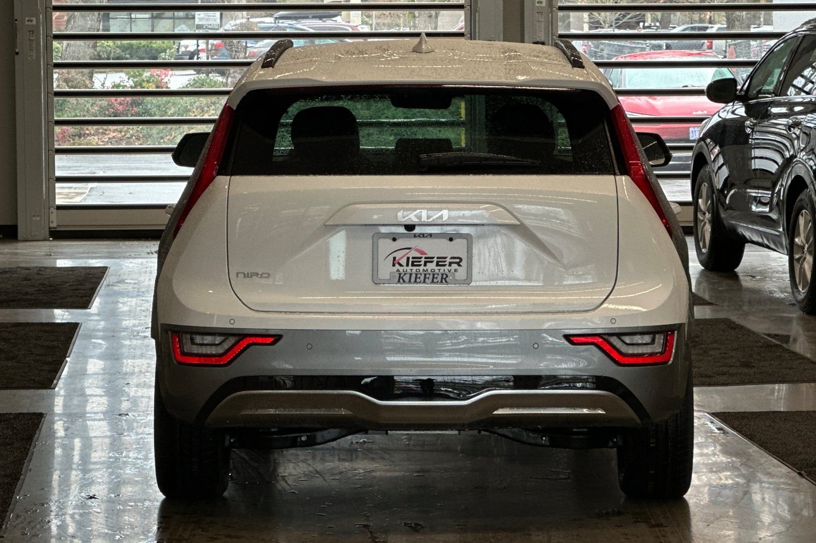 New 2026 Snow White Pearl Kia WAVE image 4