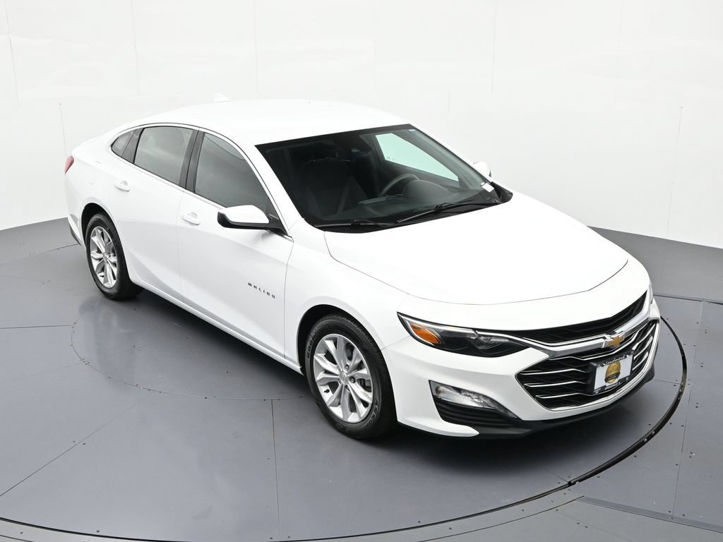 Used 2025 White Chevrolet LT image 15
