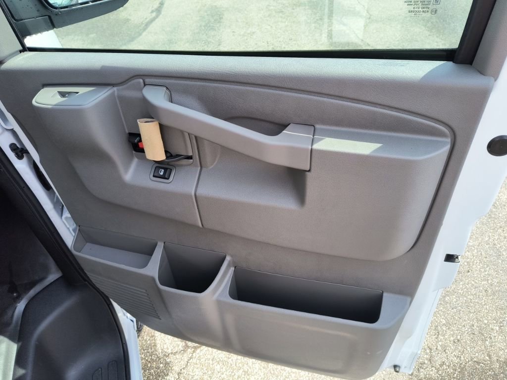 2025 Chevrolet Express Cargo Work Van - Photo 18