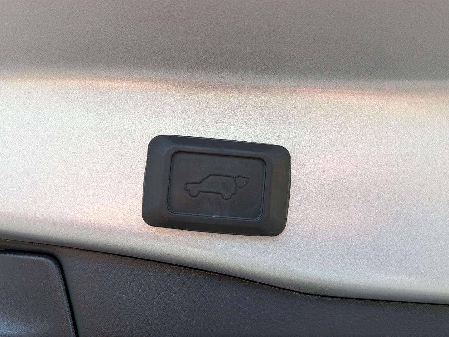 Used 2023 Silver Sky Metallic Toyota Hybrid XLE image 35