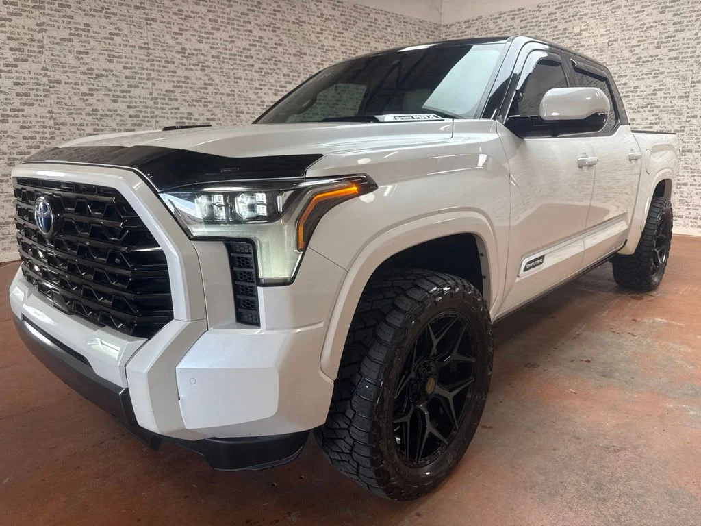 Used 2023 Wind Chill Pearl Toyota Capstone image 3