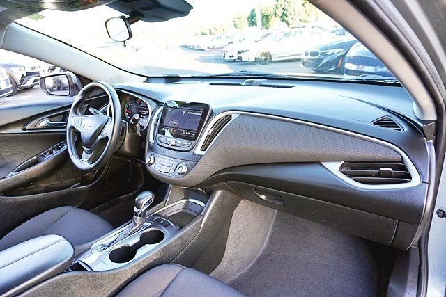 Used 2023 Gray Chevrolet LT image 9