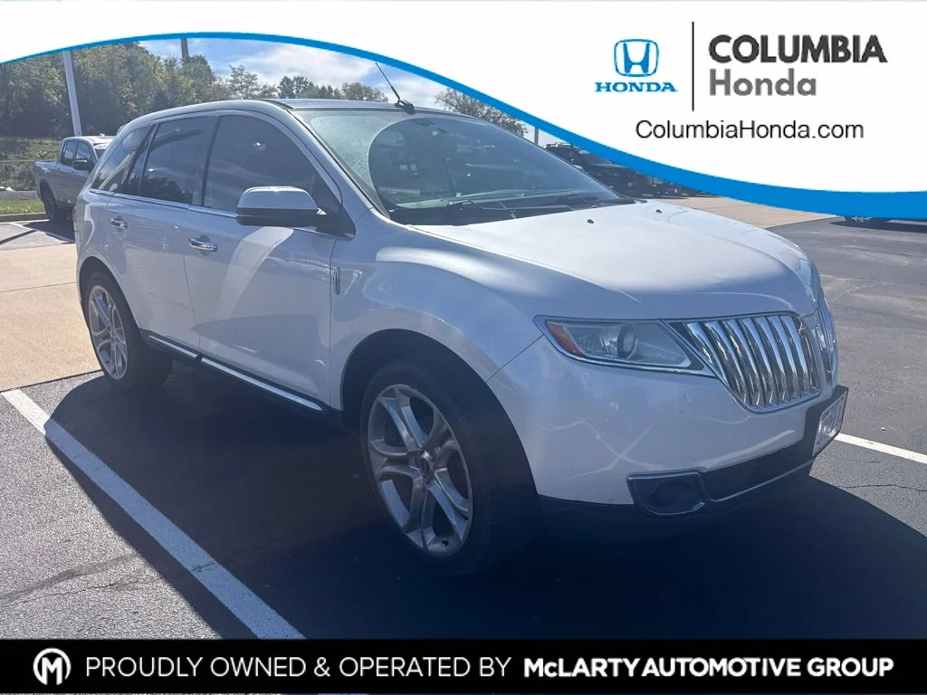 Used 2014 White Lincoln Base image 1