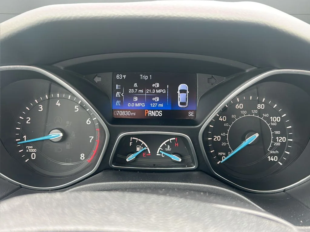 Used 2018 Blue Ford SEL image 17