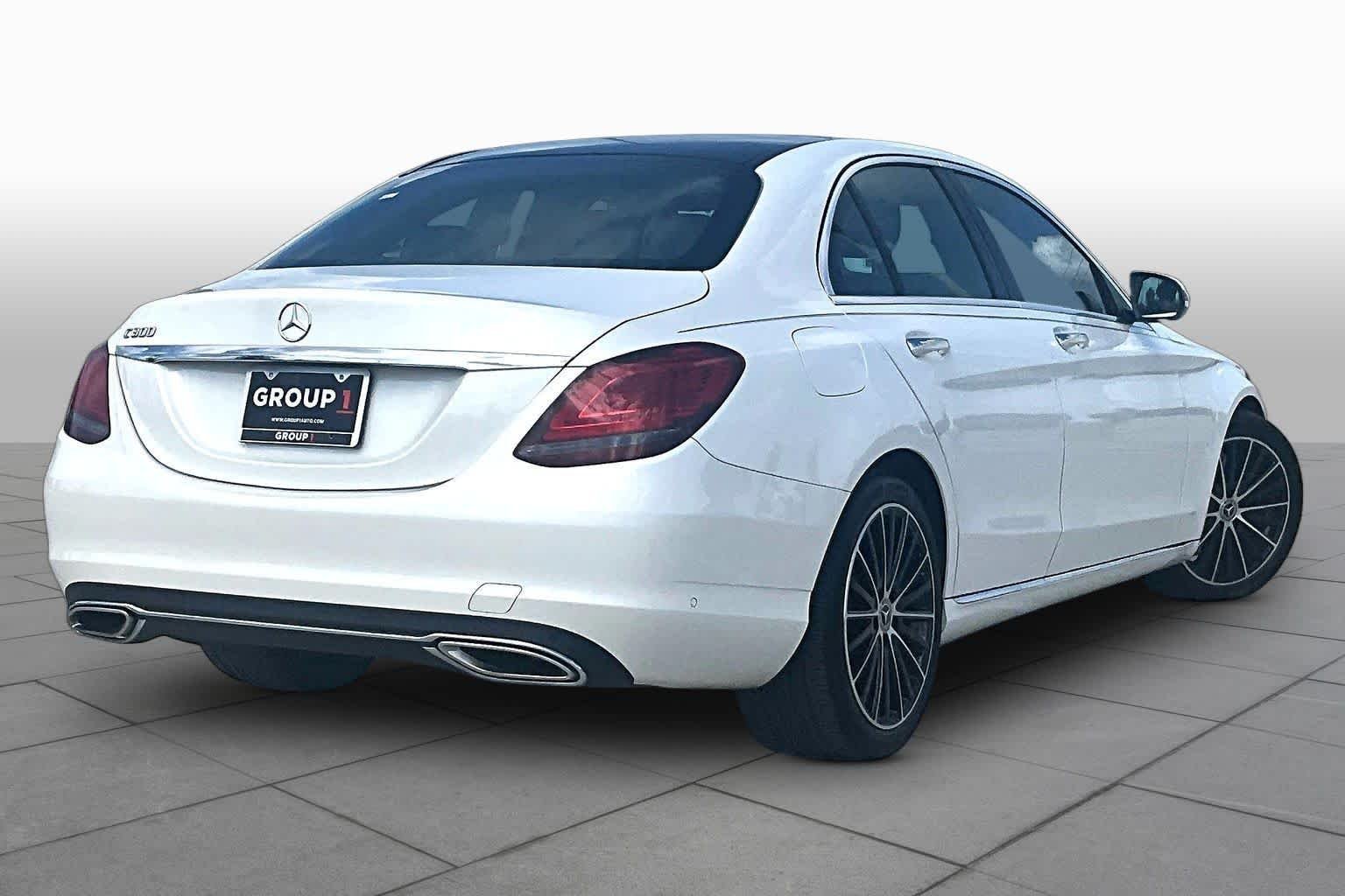 Used 2021 designo Diamond White Metallic Mercedes-Benz C 300 image 12