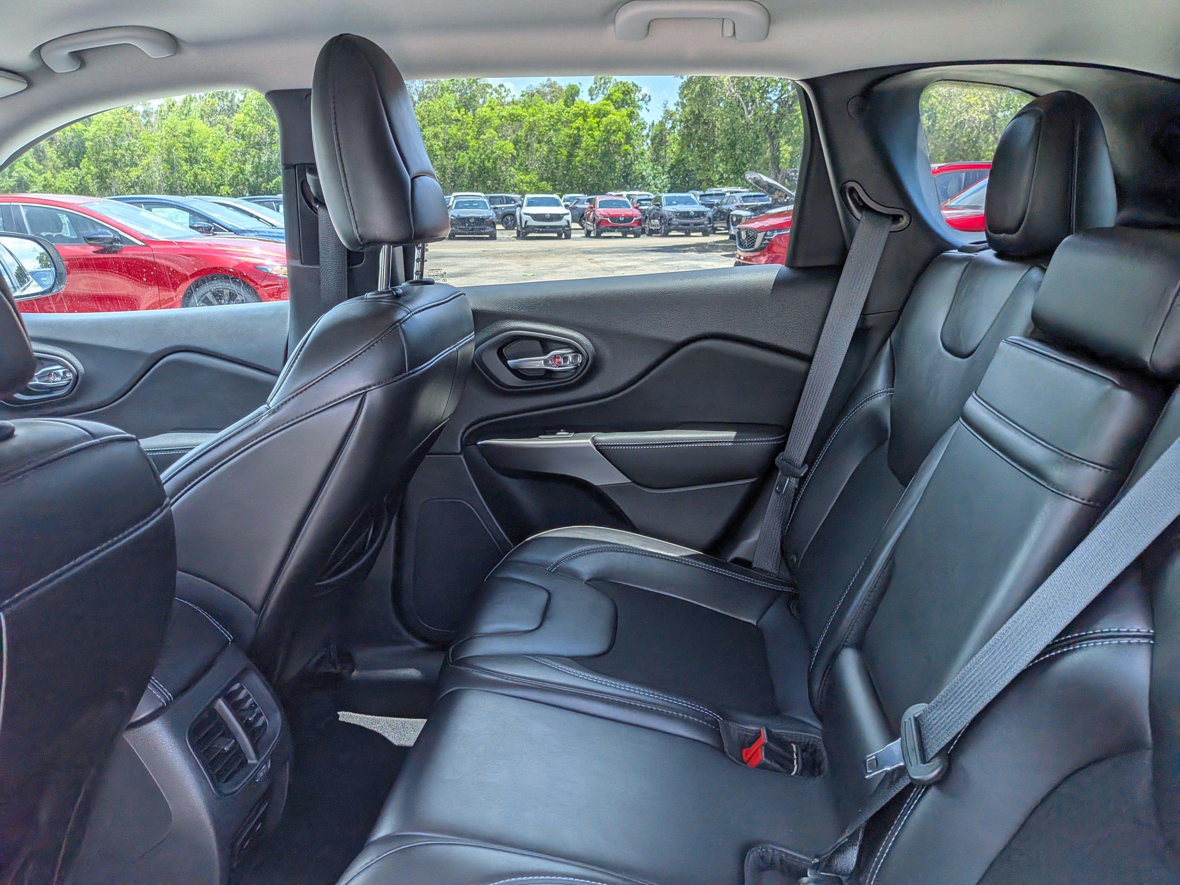 2019 Jeep Cherokee Latitude Plus - Photo 15