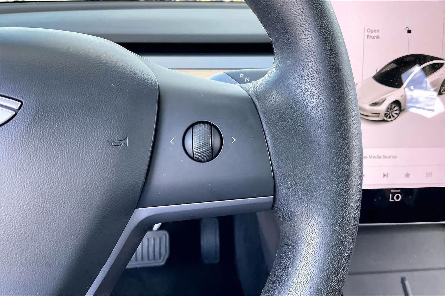 Used 2020 Pearl White Multi-Coat Tesla Standard Range image 21