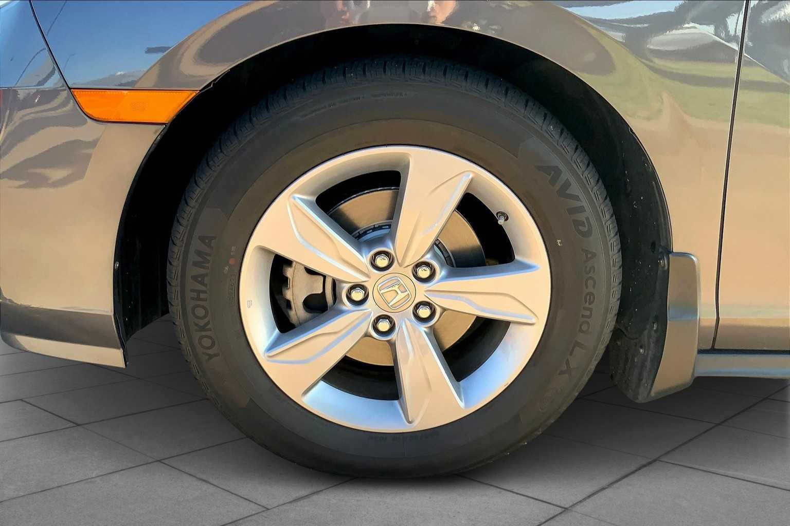Used 2018 Modern Steel Metallic Honda EX-L image 10