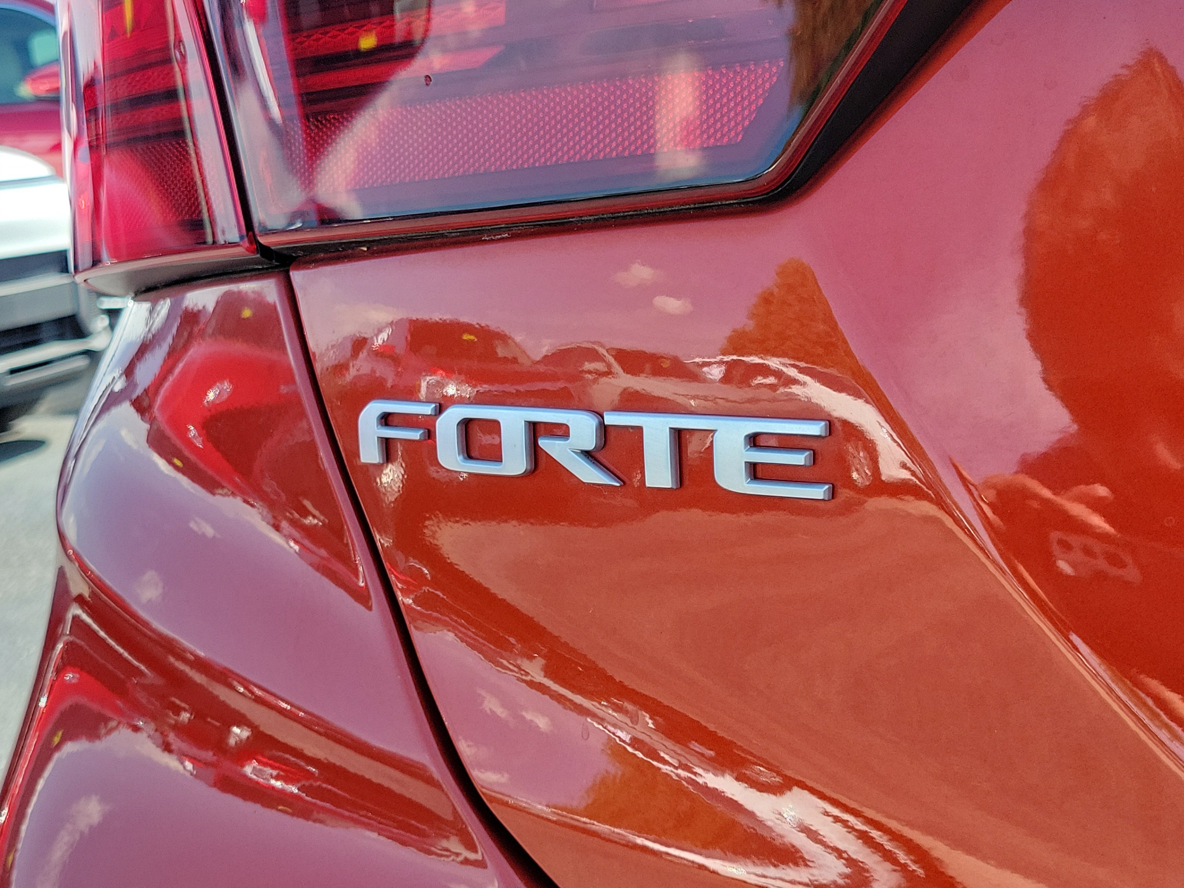 Used 2022 Fire Orange Kia GT-Line image 6