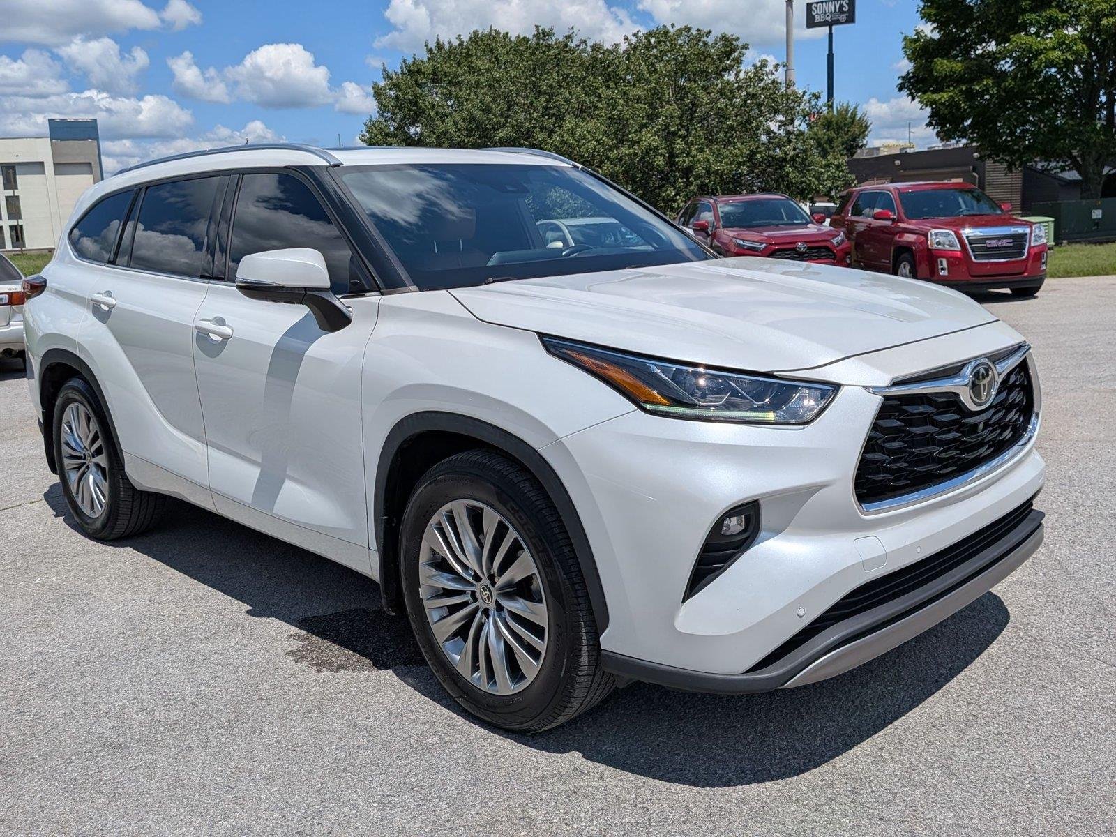 Used 2022 Wind Chill Pearl Toyota Platinum image 7