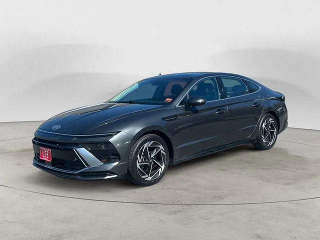 Used 2024 Gray Hyundai SEL image 1