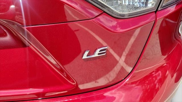 Certified Used 2022 RUBY FLARE PEARL Toyota  image 11