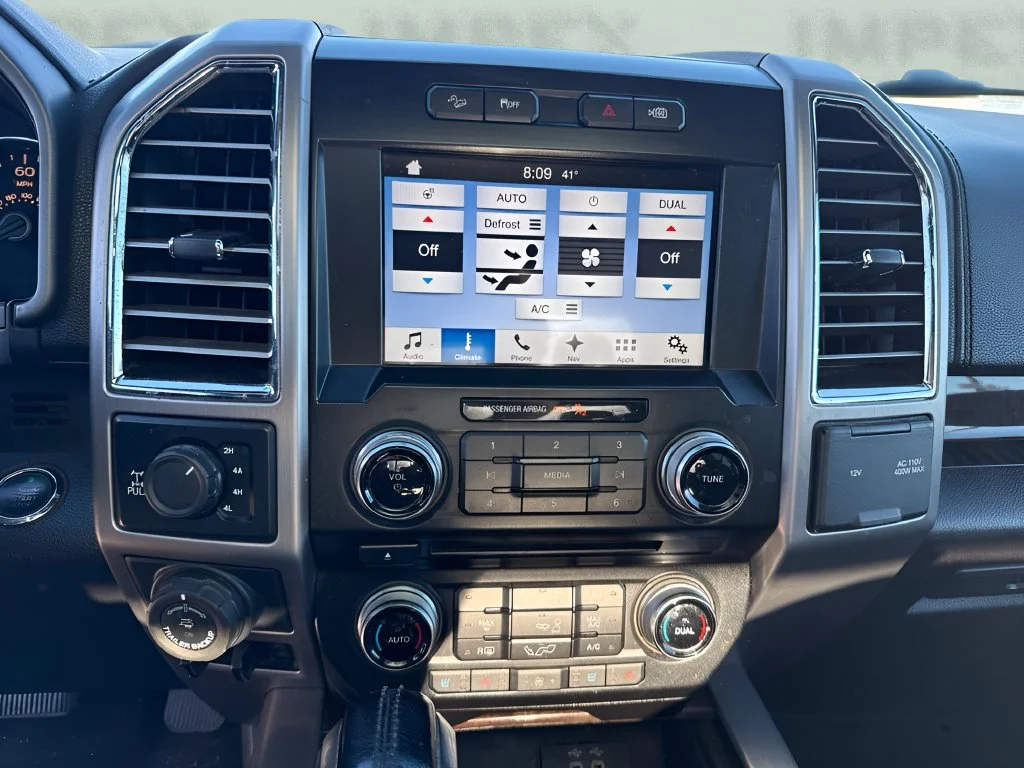 Used 2016 White Ford Platinum image 12