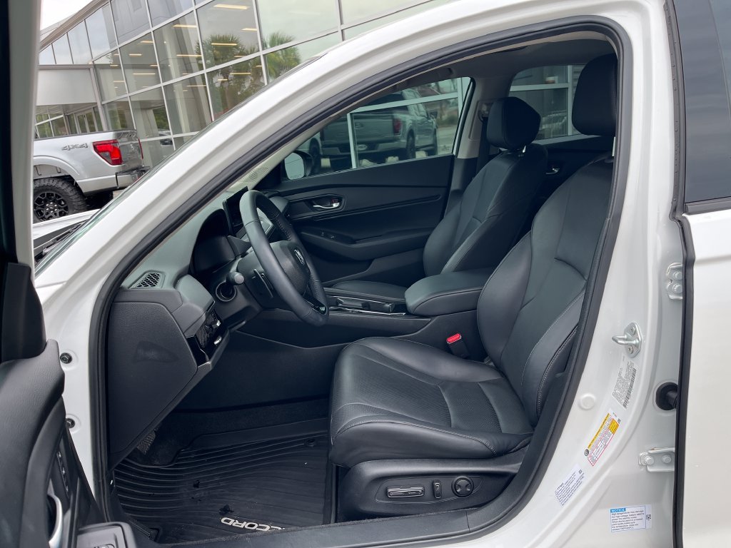 Used 2025 Platinum White Honda EX-L image 11