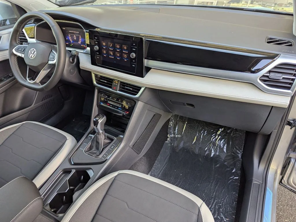 2025 Volkswagen Taos SE - Photo 21