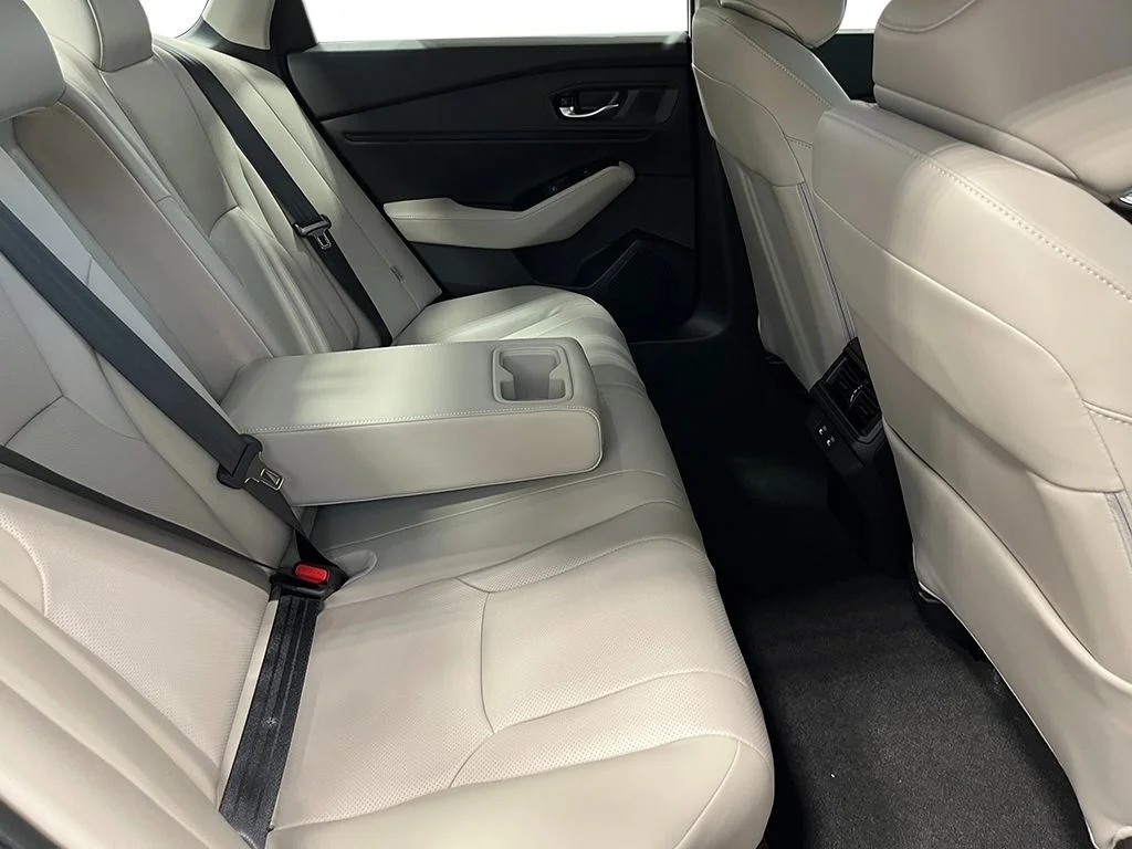 New 2026 Platinum White Pearl Honda Touring Hybrid image 27