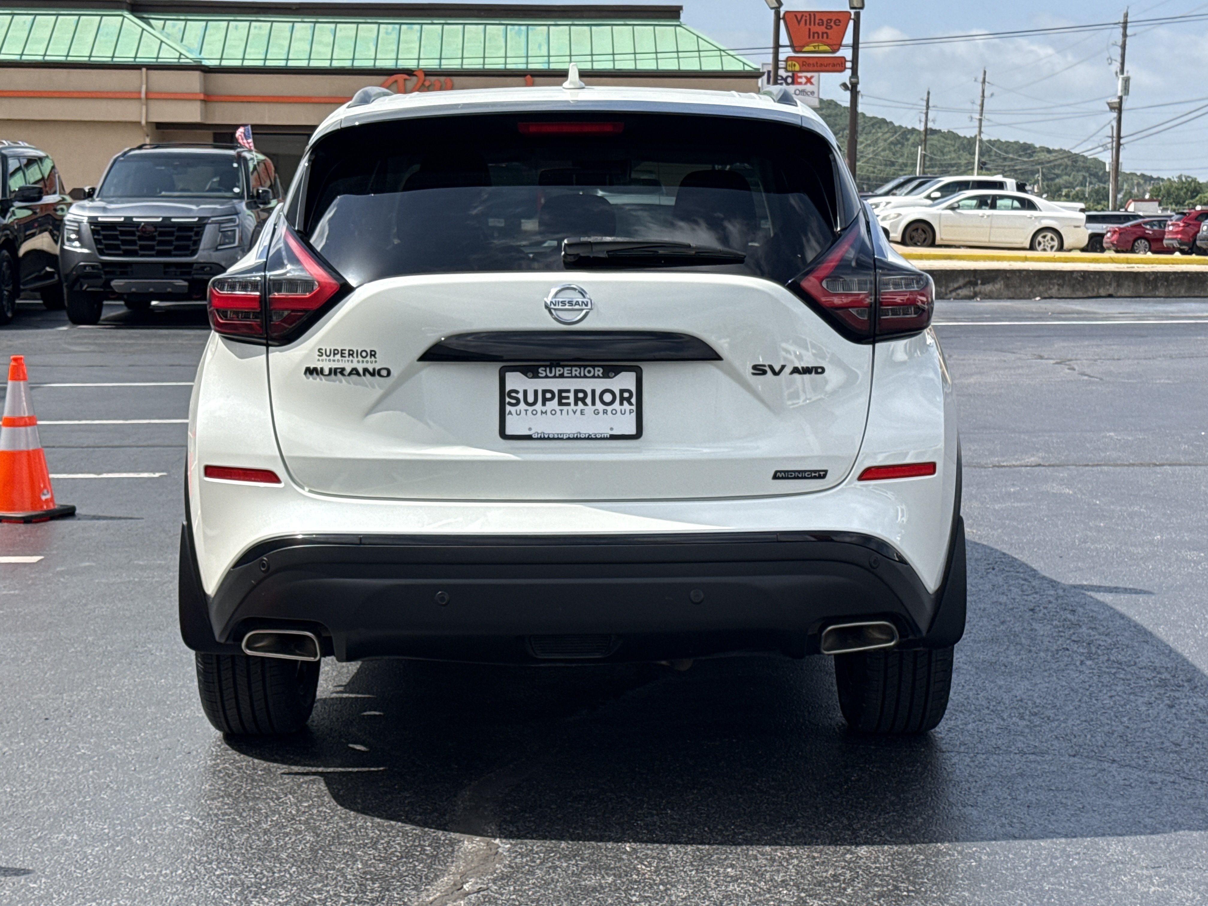 Used 2022 Pearl White Tricoat Nissan SV AWD image 4