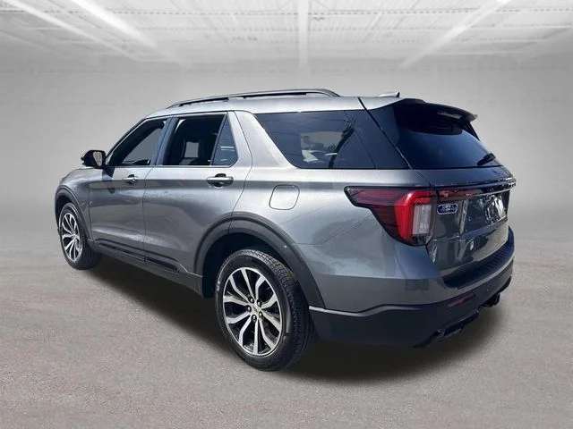 2025 Ford Explorer ST-LINE - Photo 11