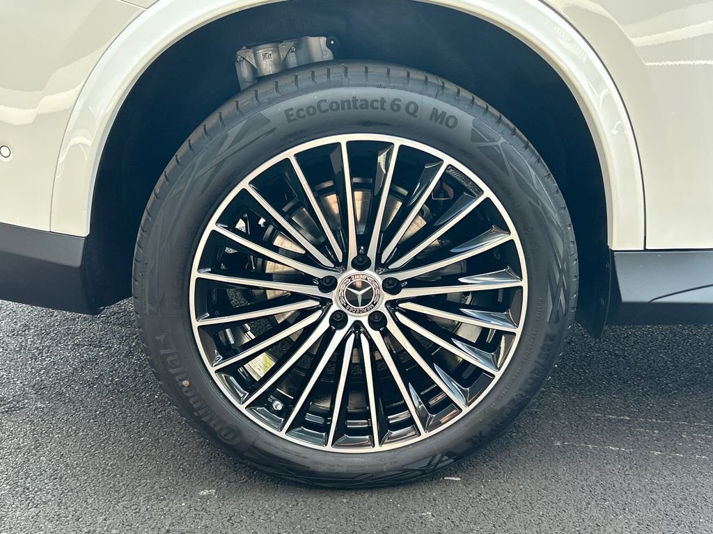 New 2026 Polar White Mercedes-Benz GLC300 image 35