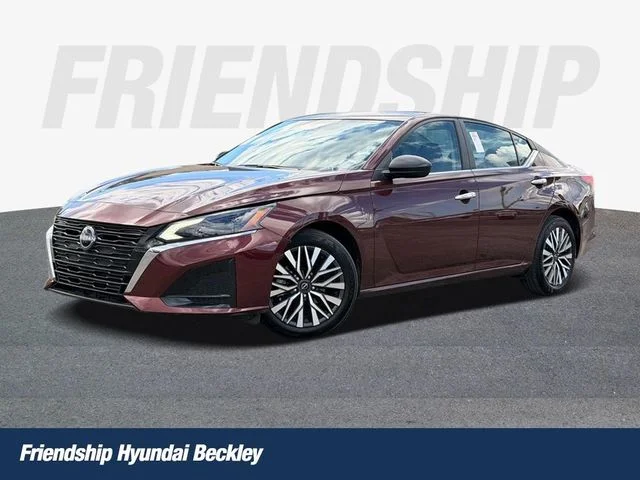 Used 2025 Red Nissan 2.5 SV image 1