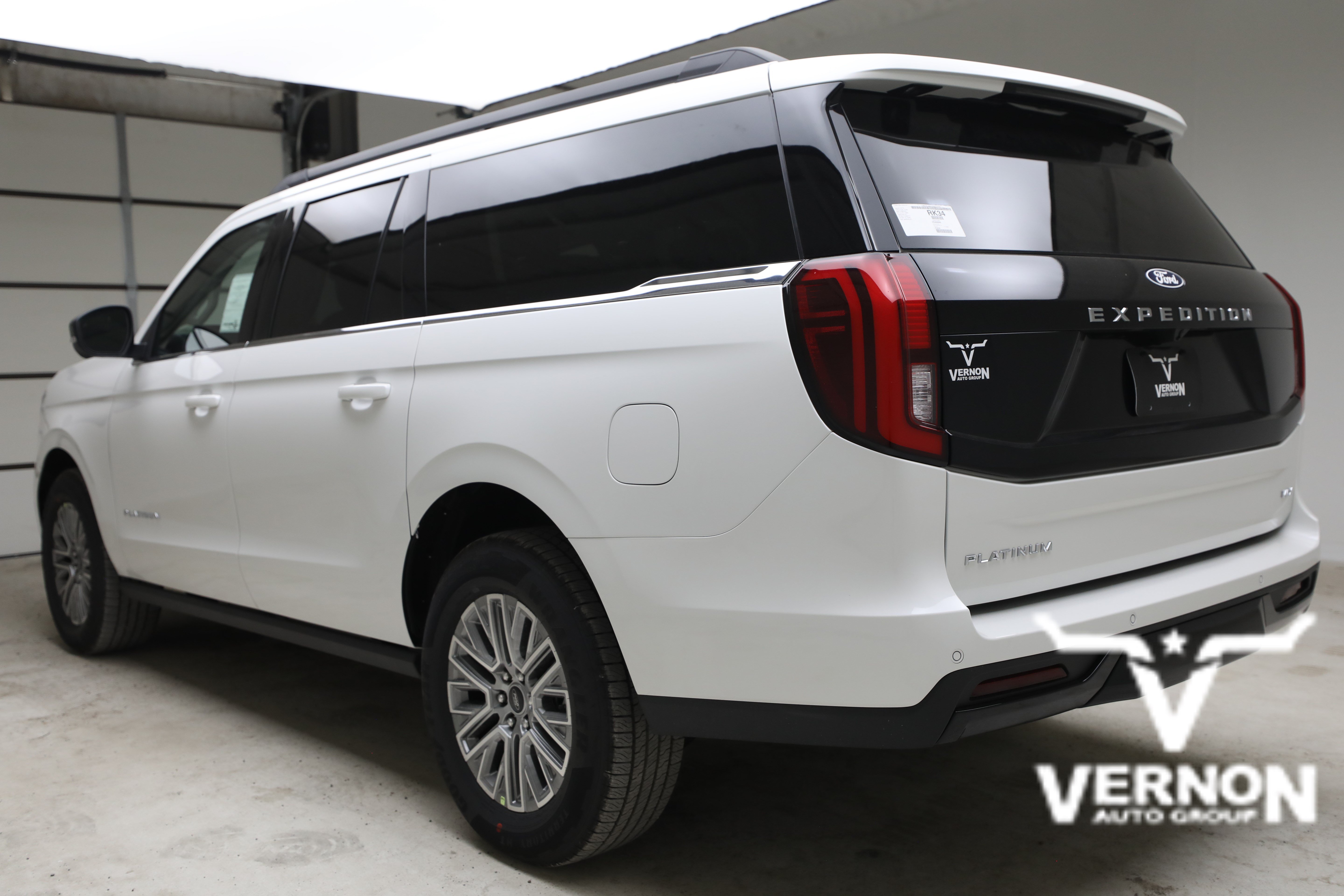 New 2027 Star White Metallic Tri-Coat Ford  image 3
