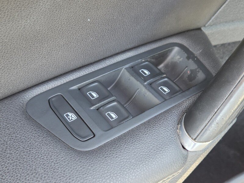 Used 2015 Gray Volkswagen TSI S 4-Door image 23