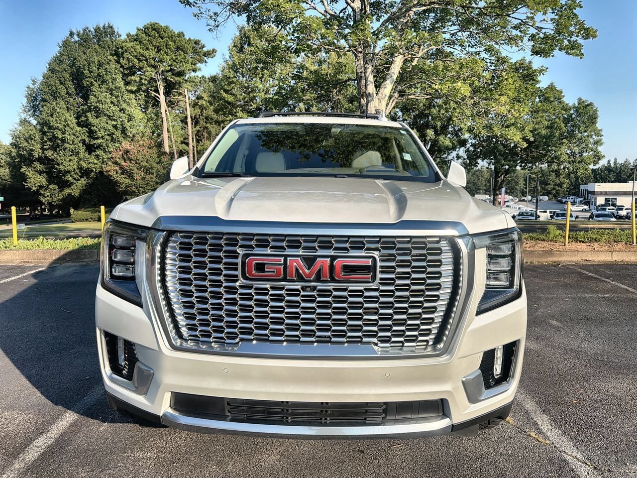 Used 2023 WHITE FROST TRICOAT GMC Denali image 3
