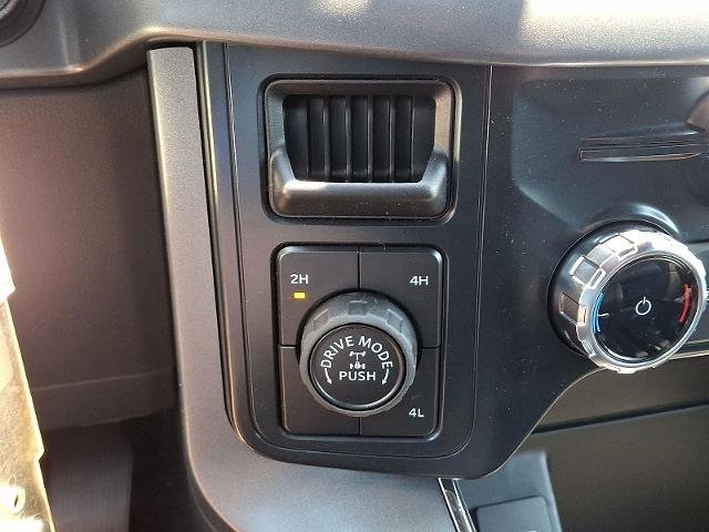 New 2026 Carbonized Gray Metallic Ford XLT image 38