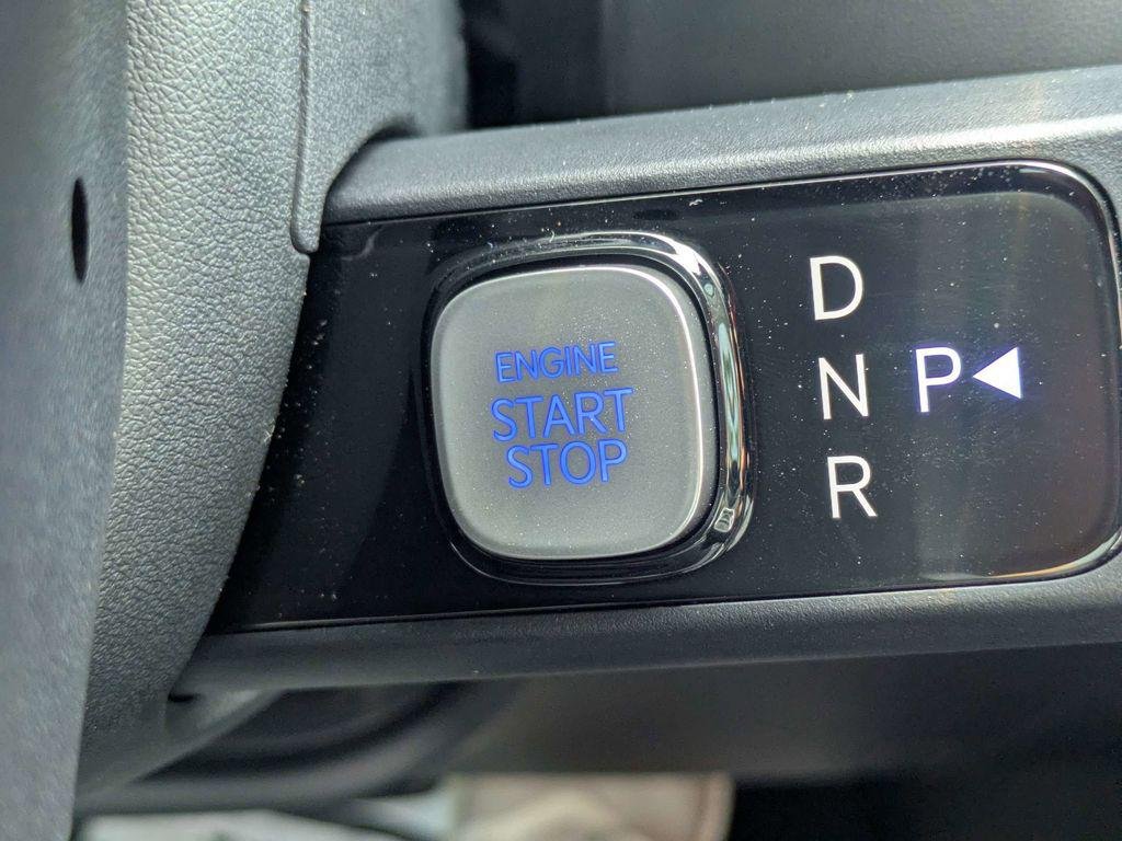 New 2026 White Hyundai Blue SEL 7P image 32