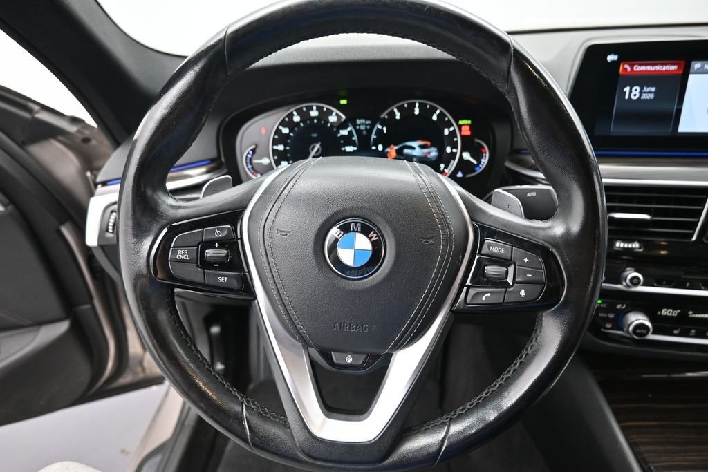Used 2017 Cashmere Silver Metallic BMW 530i xDrive image 13
