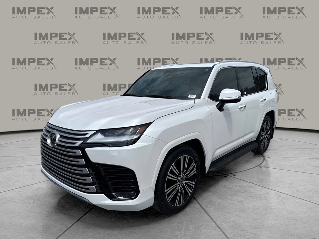 Used 2025 White Lexus 600 Luxury image 1