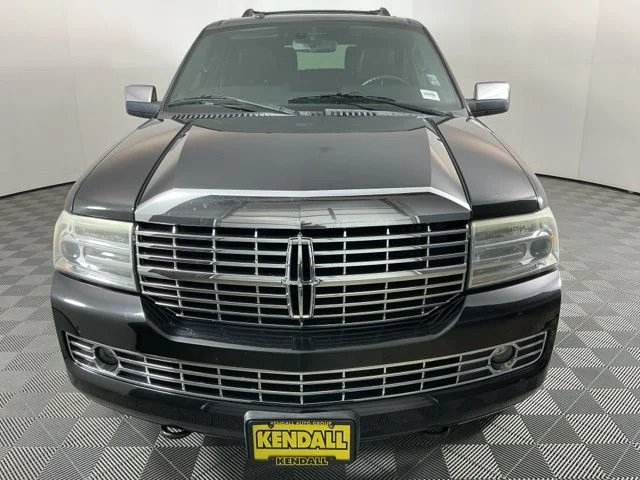 Used 2011 Black Lincoln Base image 2