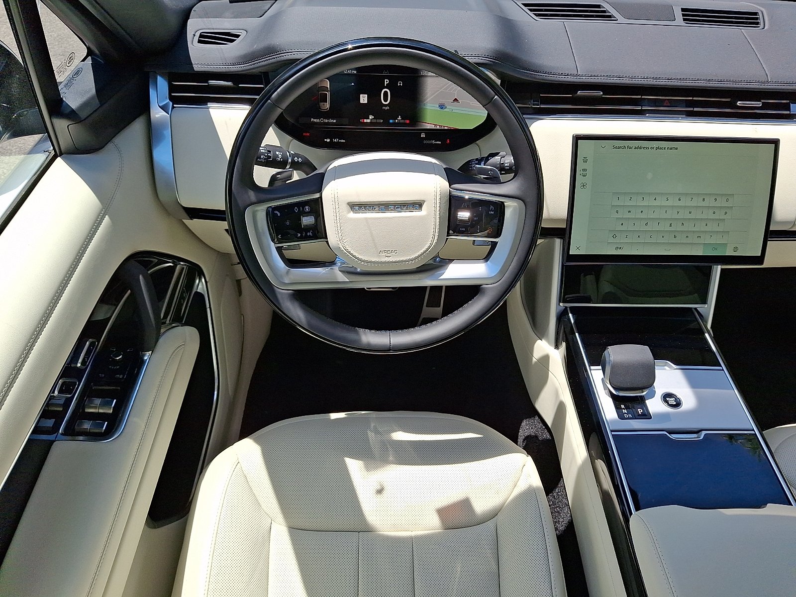 New 2026 Ostuni Pearl White Land Rover P530 SE 7 Seat image 4
