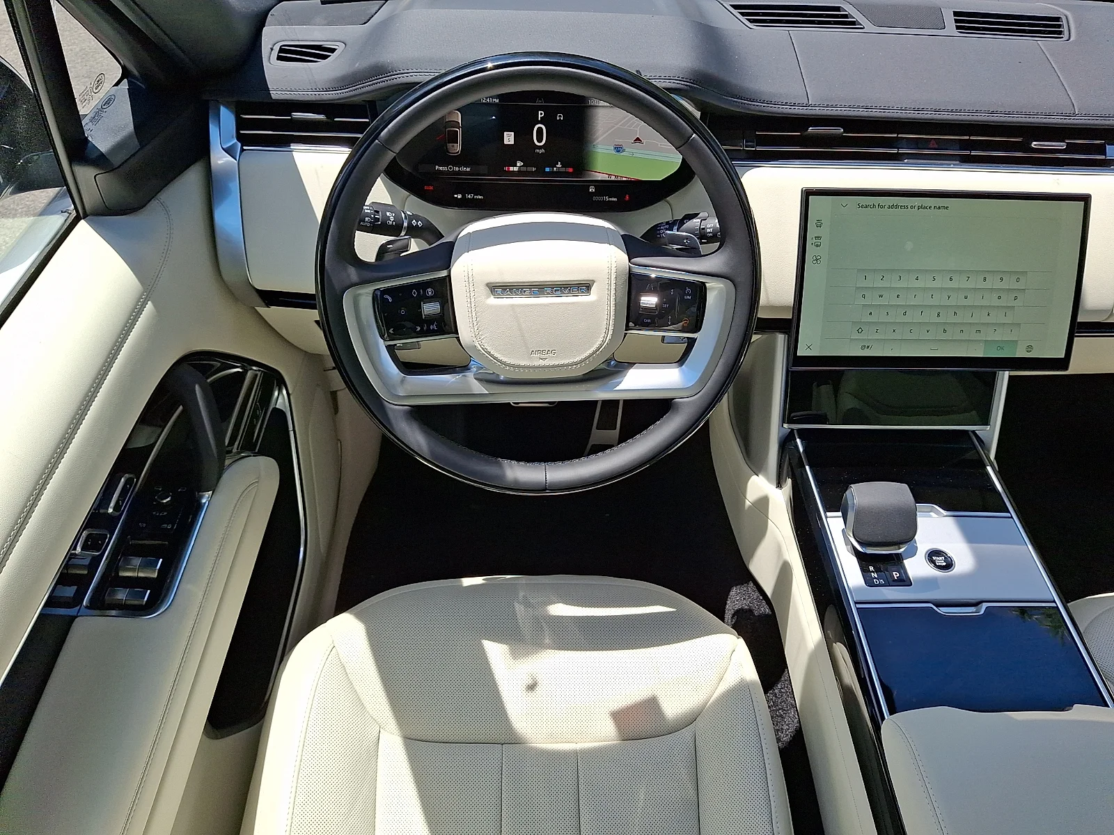 New 2026 Ostuni Pearl White Land Rover P530 SE 7 Seat image 4