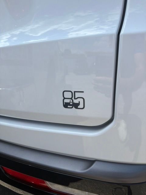 New 2026 Bright White Clear-Coat Exterior Paint Jeep  image 5