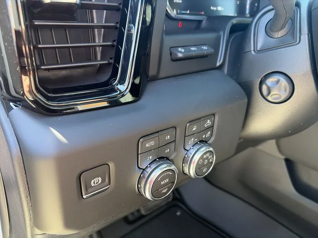 New 2026 White GMC AT4 image 19