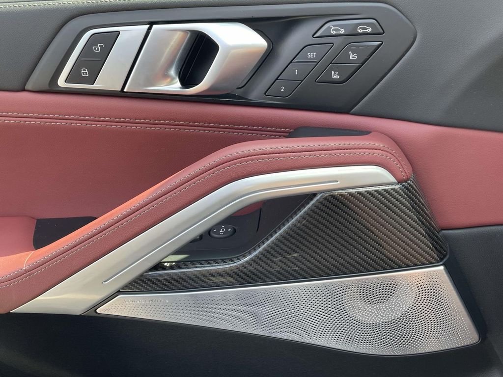 Used 2025 Blue BMW M60i image 33