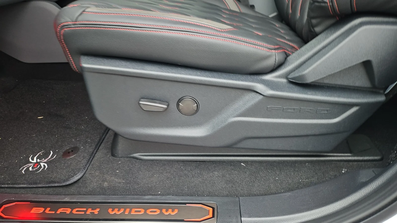 New 2026 Oxford White Ford Black Widow 4WD image 8