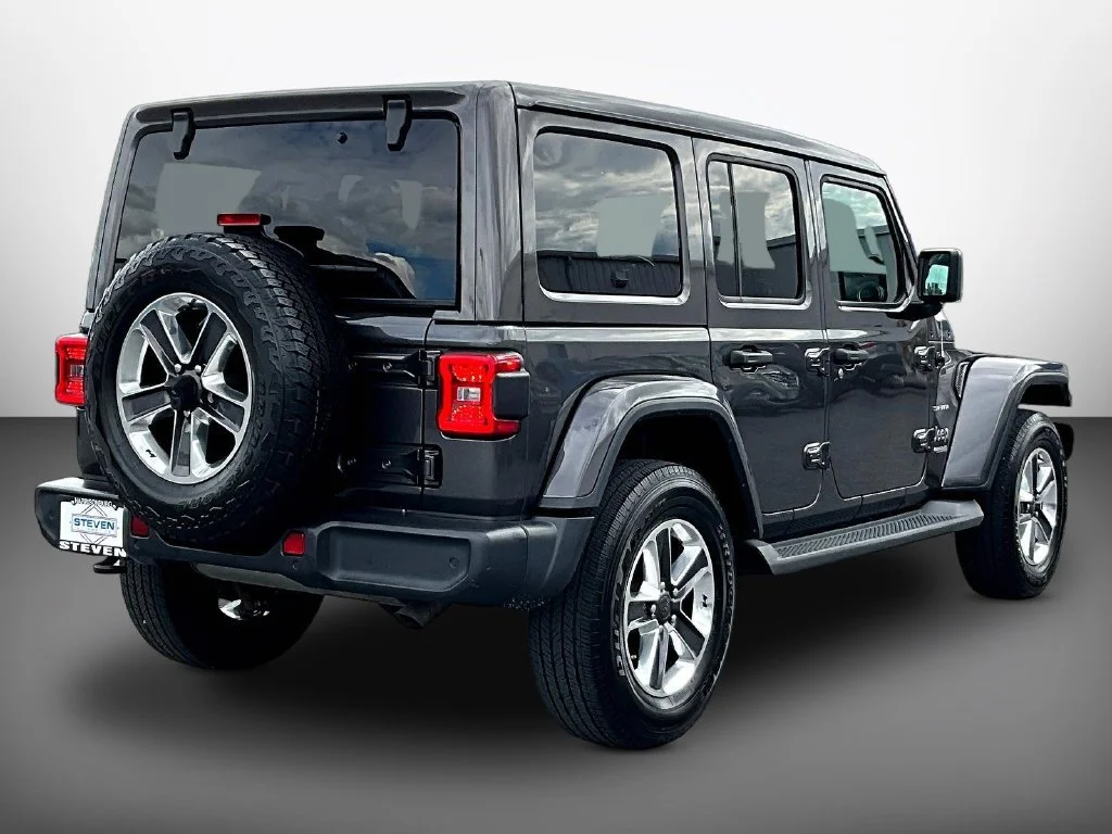 Used 2019 Gray Jeep Unlimited Sahara image 6